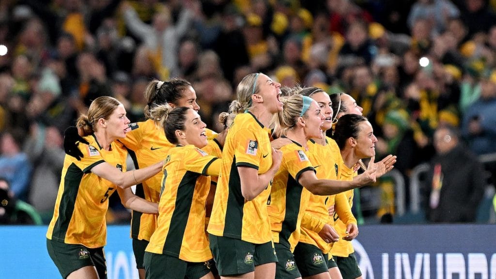 L'Australie remporte une victoire historique et bat un record d'affluence lors du Mondial féminin