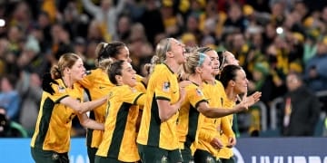 L'Australie remporte une victoire historique et bat un record d'affluence lors du Mondial féminin