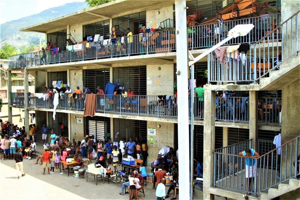 Déplacement massif de près de 25 000 personnes à cause de la violence des gangs à Port-au-Prince