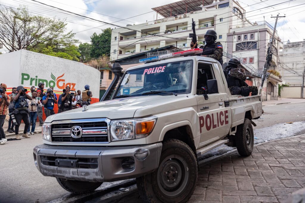 La violence éclate lors des manifestations en Haïti : 5 agents du BSAP tués dans un affrontement avec la police